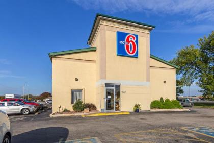 Motel 6-Moline IL