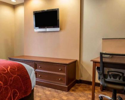 Comfort Suites Monaca - image 11