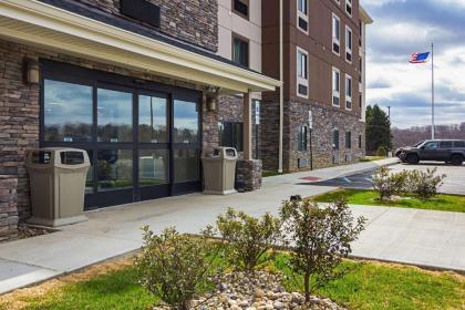 Suburban Extended Stay Hotel - image 4
