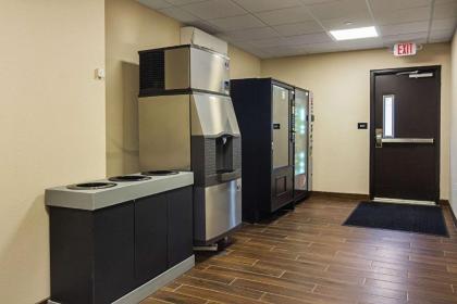 Suburban Extended Stay Hotel - image 5