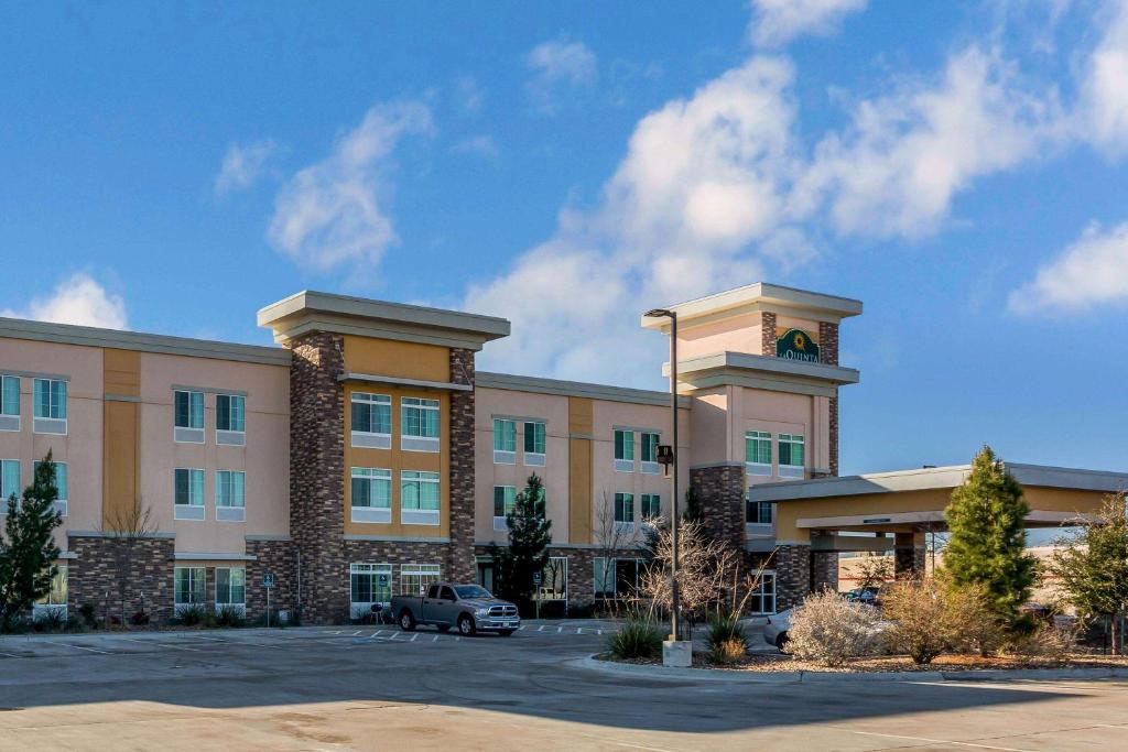 La Quinta by Wyndham Monahans - main image