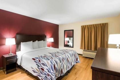 Red Roof Inn & Suites Monee - image 6