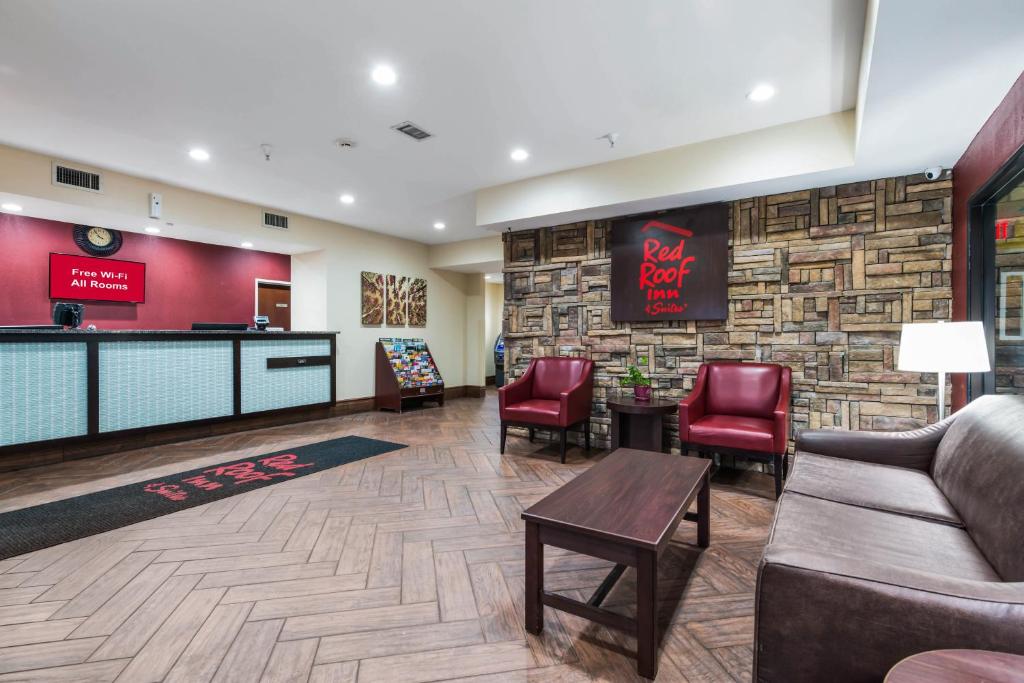 Red Roof Inn & Suites Monee - image 7