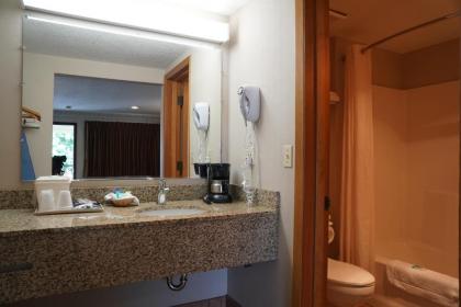 College Inn - image 8