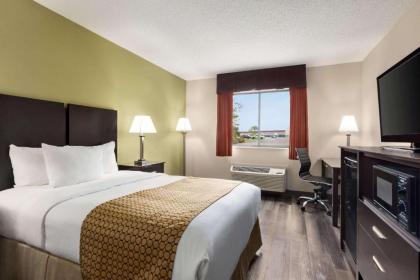Baymont by Wyndham Monroe - image 10