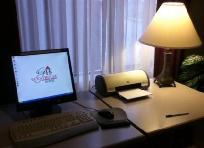 Evergreen Inn & Suites - image 7