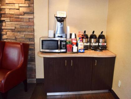 Red Roof Inn PLUS+ Pittsburgh East - Monroeville - image 14