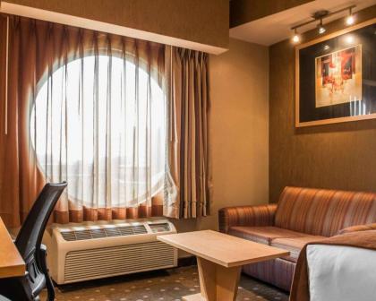 Comfort Suites Monroeville - image 10