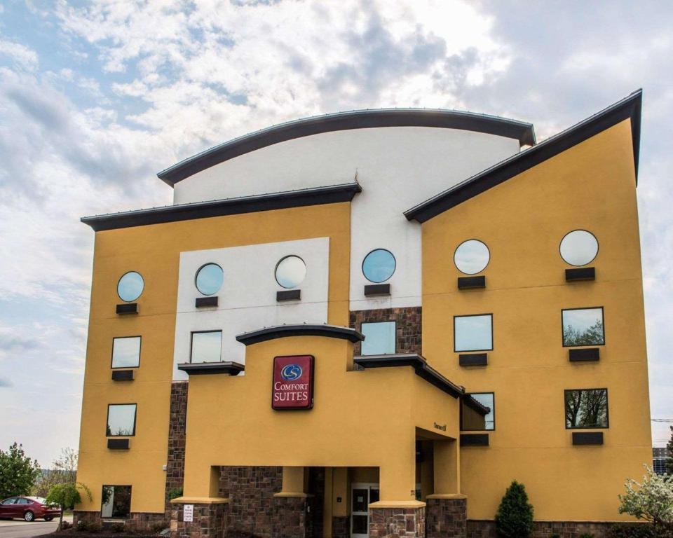 Comfort Suites Monroeville - image 4