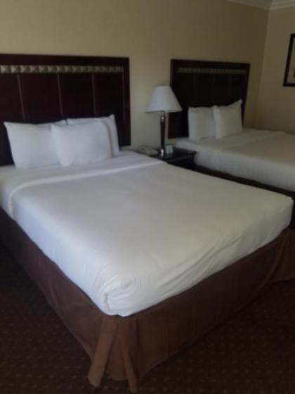 Oak Tree Inn - image 4