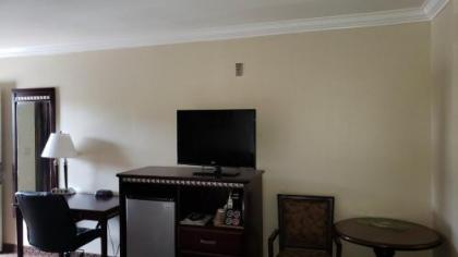 Oak Tree Inn - image 7