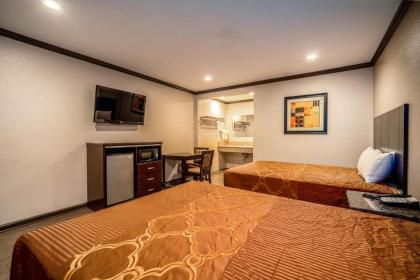 Oak Park Motel - image 8
