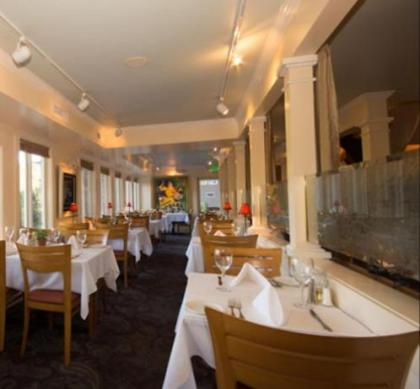 The Village Inn & Restaurant - image 10
