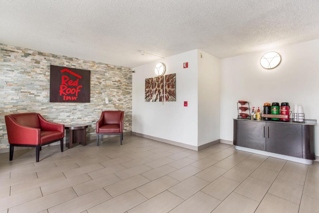 Red Roof Inn Monteagle - I-24 - image 3