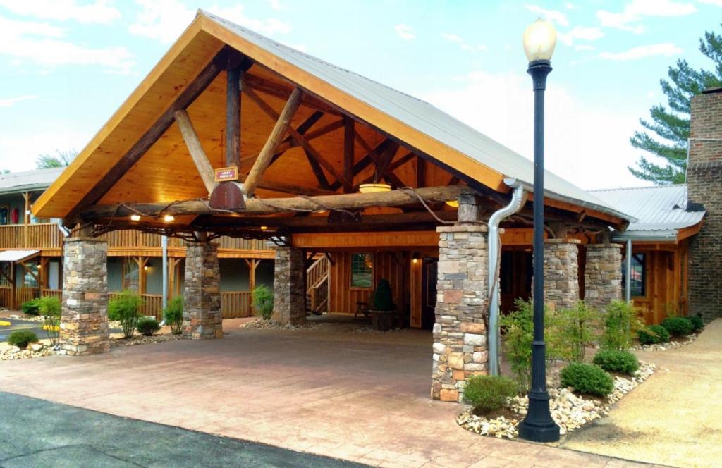 The Smoke House Lodge - main image