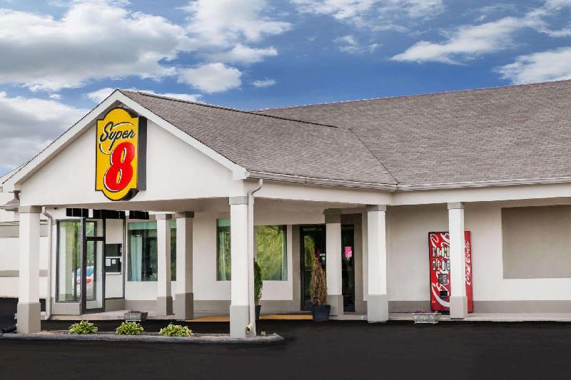 Super 8 by Wyndham Monteagle TN - main image