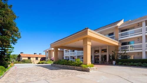 Best Western Plus Monterey Inn - image 2