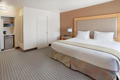 Holiday Inn Express Monterey - Cannery Row an IHG Hotel - image 2