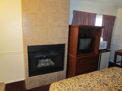 The Monterey Fireplace Inn - image 4