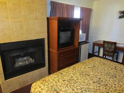 The Monterey Fireplace Inn - image 5