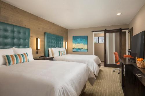 Wave Street Inn - main image