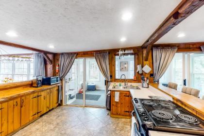 Jay Peak Getaway on Trout River - image 13