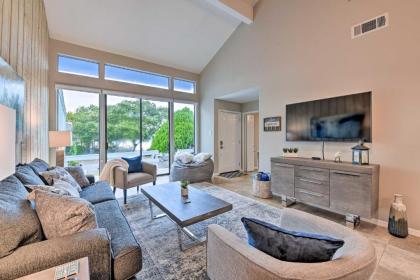 Renovated Montgomery Condo on Lake Boat and Fish! - image 1