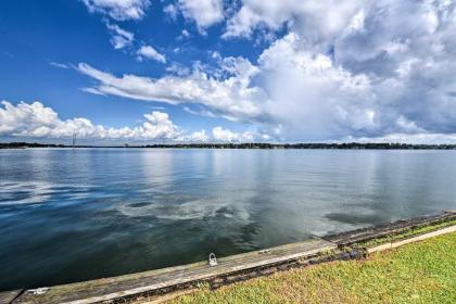 Renovated Montgomery Condo on Lake Boat and Fish! - image 9