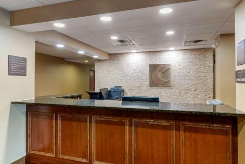 Comfort Inn & Suites Montgomery Eastchase - image 2