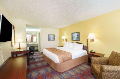 Travelodge by Wyndham Montgomery East - image 5