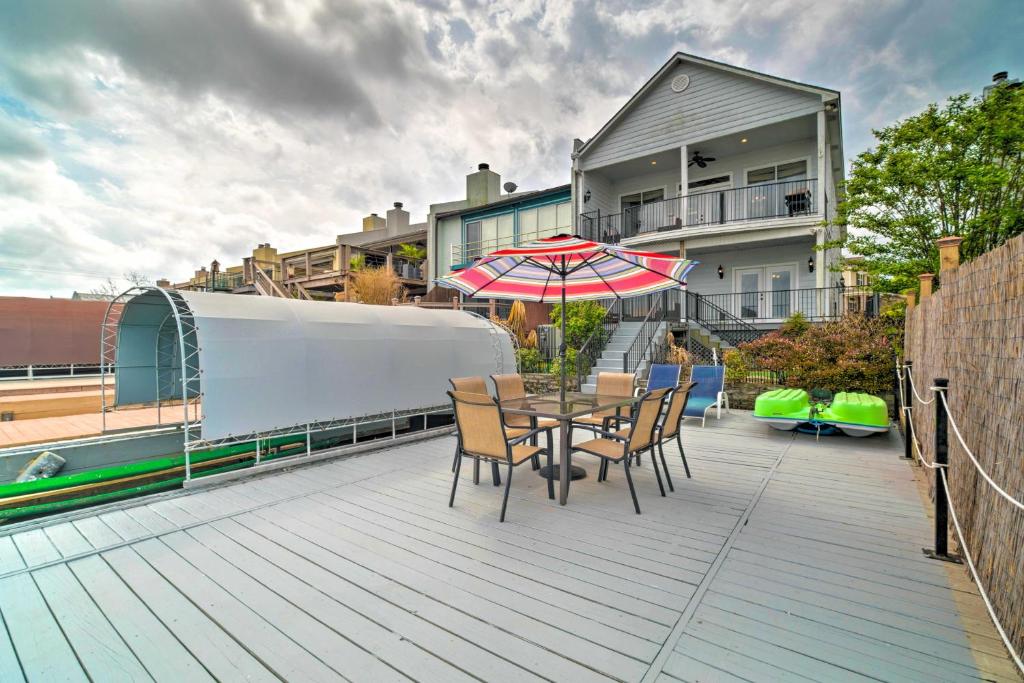 Waterfront Lake Conroe Home with Decks! - main image