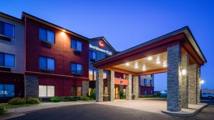 Best Western Plus Chelsea Hotel - image 2