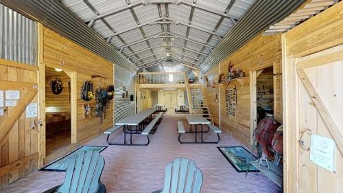 Stunning Duke Barn Cabin Suite - image 5