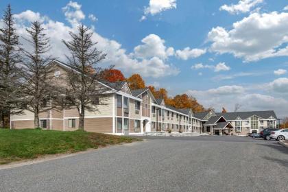 Comfort Inn  Suites at maplewood montpelier Vermont