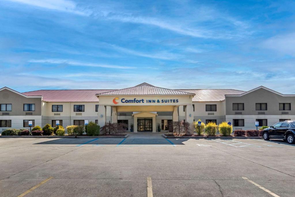 Comfort Inn & Suites Leeds I-20 - image 2