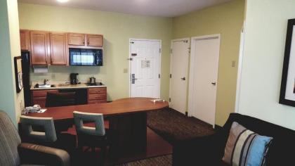 Candlewood Suites Oklahoma City-Moore - image 10