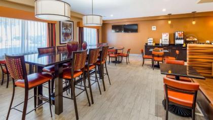 Best Western Greentree Inn & Suites - image 5