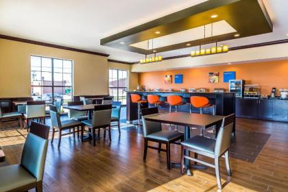Comfort Inn & Suites Moore - Oklahoma City - image 12