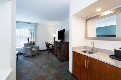 Hampton Inn & Suites Mooresville - image 12