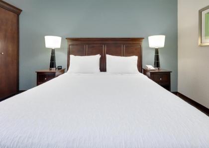 Hampton Inn & Suites Mooresville - image 2