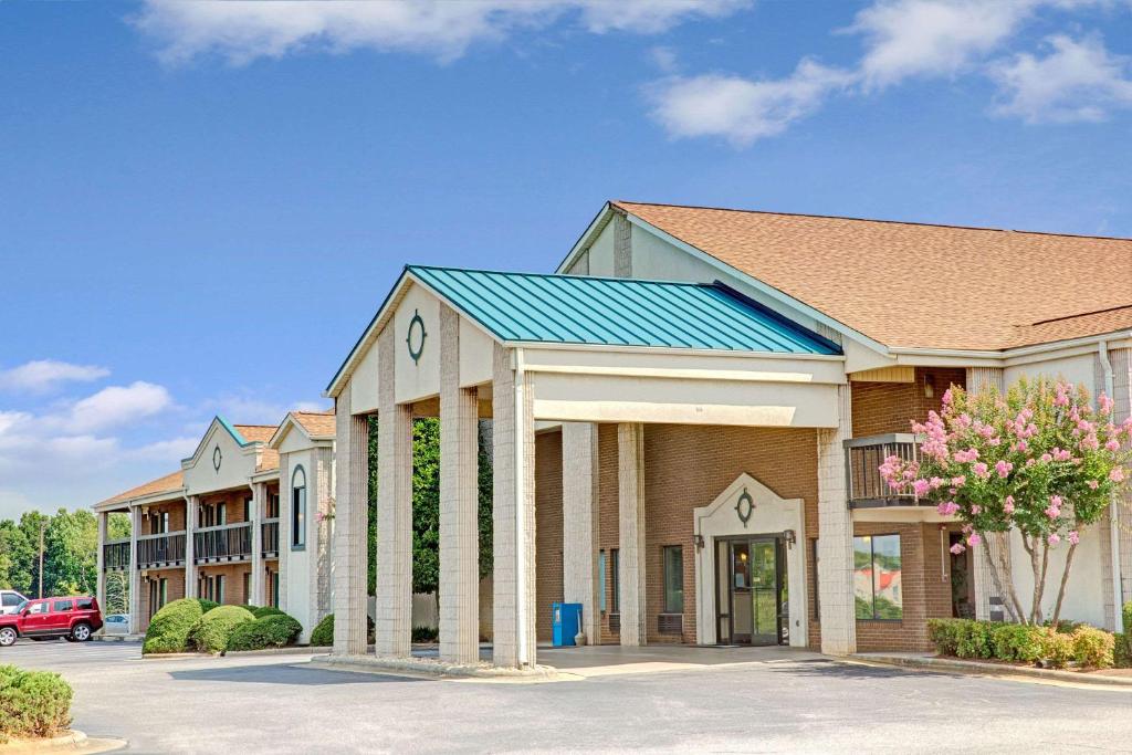 Days Inn by Wyndham Mooresville Lake Norman - main image