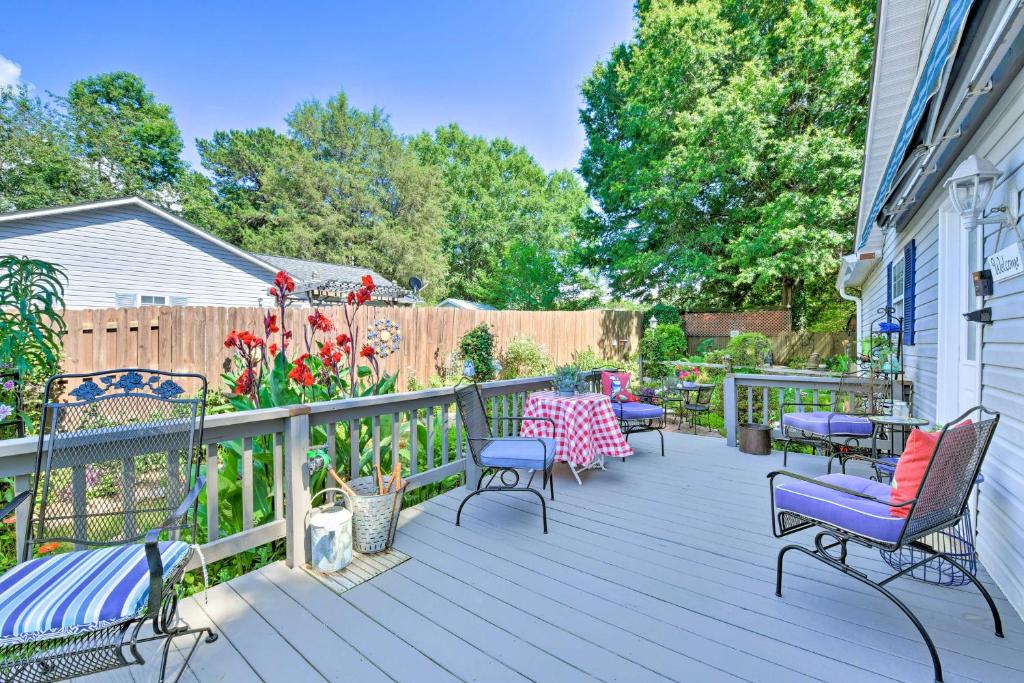 Lake Norman Home with Porch Across from Marina! - image 3