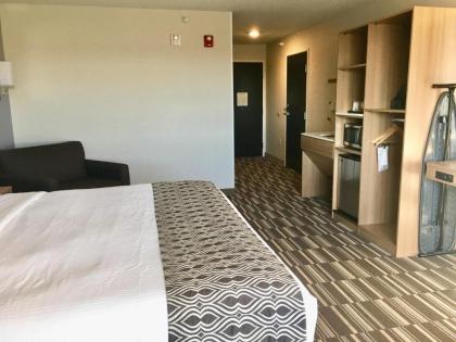 Microtel Inn & Suites By Wyndham Moorhead Fargo Area - image 11