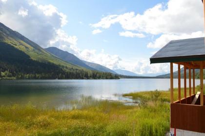 Summit Lake Lodge - image 14
