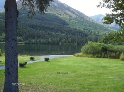 Summit Lake Lodge - image 5