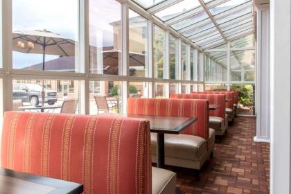 Comfort Suites Scranton near Montage Mountain - image 13
