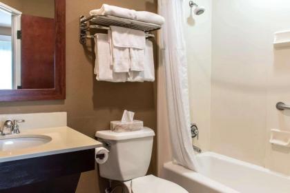 Comfort Suites Scranton near Montage Mountain - image 2
