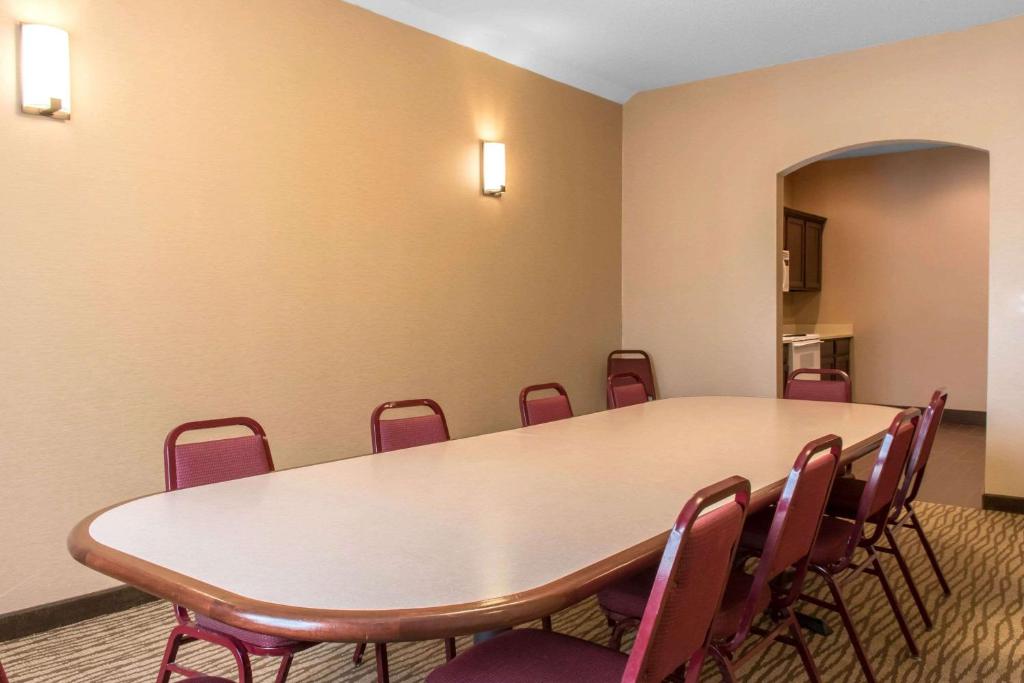Comfort Suites Scranton near Montage Mountain - image 5
