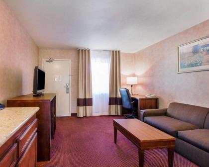 Comfort Inn & Suites Moreno Valley near March Air Reserve Base - image 11
