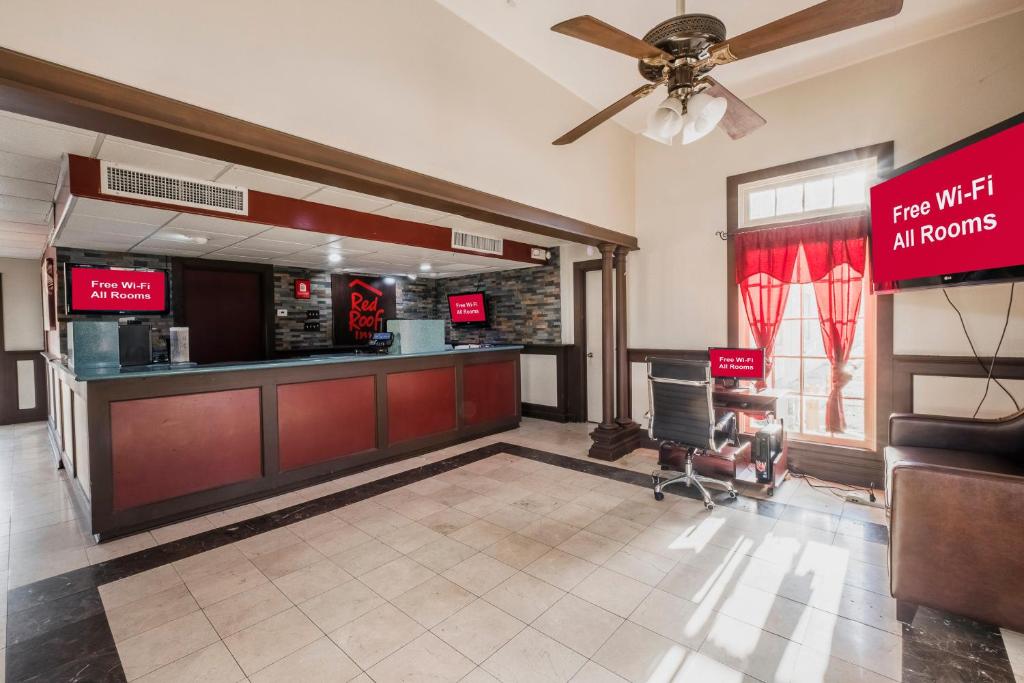 Red Roof Inn Morgan City - image 3